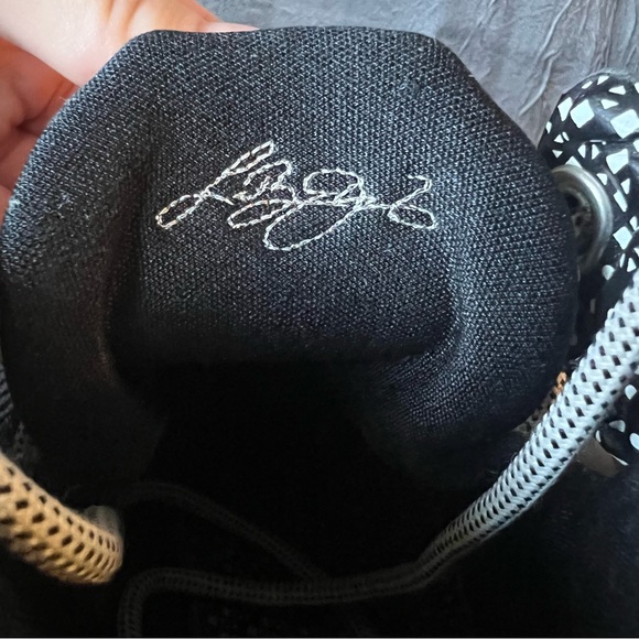 Nike LeBron 12 BHM Edition - Picture 4 of 8